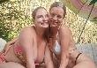 Heiße Show mit 2 heißen Mädels