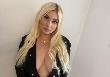 Mein Name ist Luxi, deine blonde, süße Freundin, die dich in den Wahnsinn treiben kann