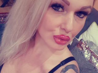 S**xxxxx, Swingers, Gan**ang, Sport, Natur, Camping, gutes Essen, gute Leute - Halloo Jungs, ich bin eine blonde sexy mollige milf mit einem grossen sexy Popo...

Ich liebe die Erotik, S**, rauchen, Ana**ex,deinen Schw**nz. Ich zeige mich sehr gerne vor der Cam und ich hoffe, dass dir meine Show gefällt..