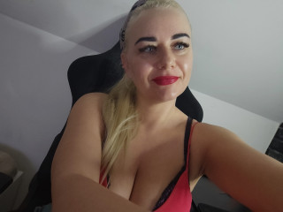 Musik, Tanz - Hallo Männer! Ich bin sexsüchtig und stehe total auf irren Sex!! Wenn Du Bock auf Sex hast und 100 % auf Spass stehst, dann besuch mich unbedingt im Chat! Oh... schau mal! Bin gerade online! Also, auf was warten wir noch? Meine Hammertitten und mein nackter, geiler Körper warten auf deine Zunge.. ;)